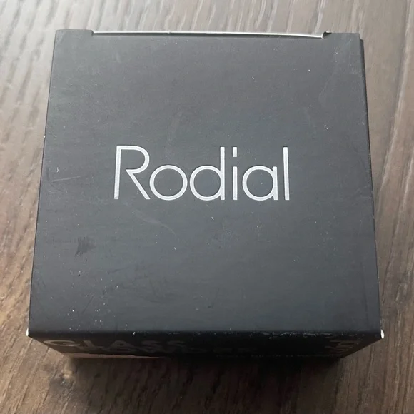 Rodial Glass Powder - Picture 5 of 7